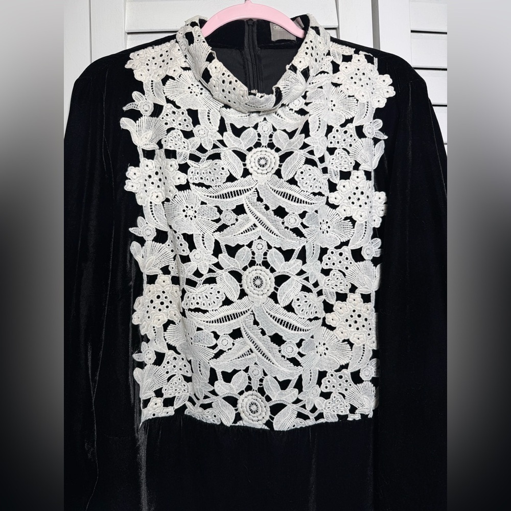 ASOS Curve Women’s Black Velvet Dress with White Lace Detail Size US 20 - Picture 3 of 8